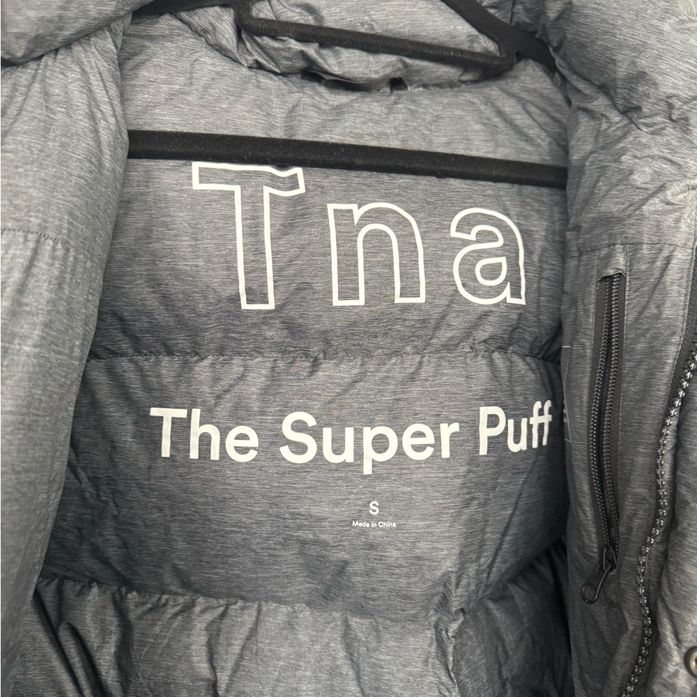 Women’s Gray Puffer Jacket - Picture 3 of 6